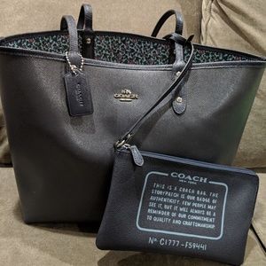 NWT Coach Reversible City Tote and Pouch